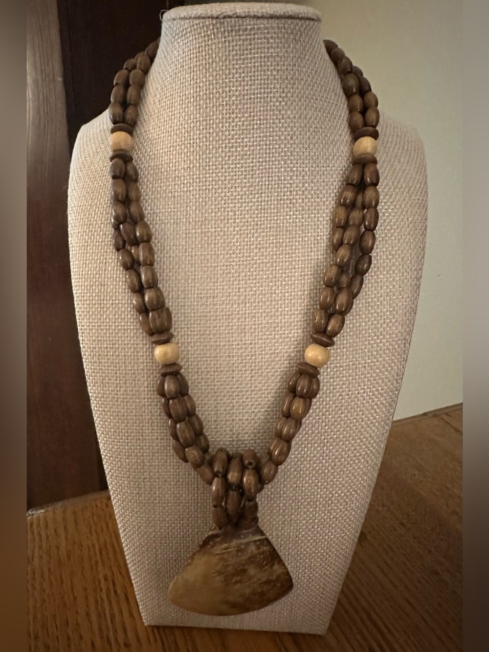 EUC Vintage Brown Beaded Necklace w/ Large Coconut Shell Pendant Boho Statement